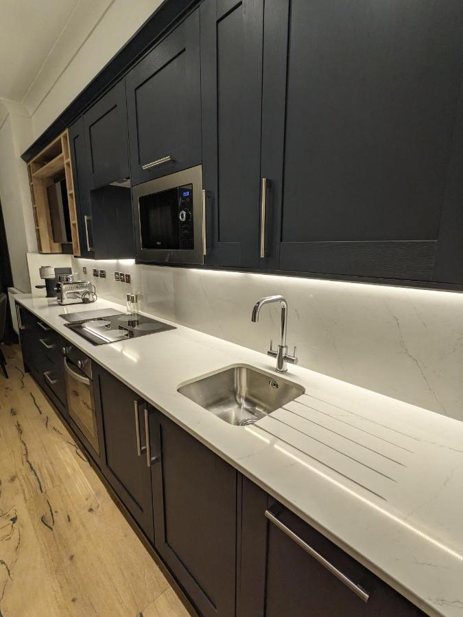 Modern Aptmt, 2 Stops To Central London, Smart Lock, Netflix อีลลิง ภายนอก รูปภาพ