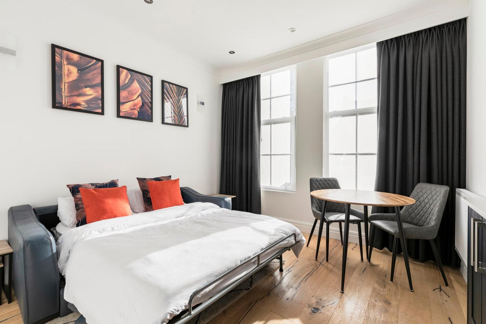 Modern Aptmt, 2 Stops To Central London, Smart Lock, Netflix อีลลิง ภายนอก รูปภาพ